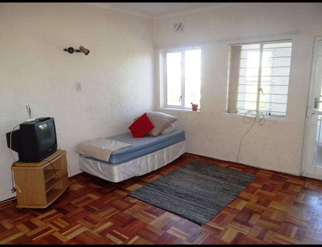 2 BEDROOM PROPERTY TO RENT IN RONDEBOSCH